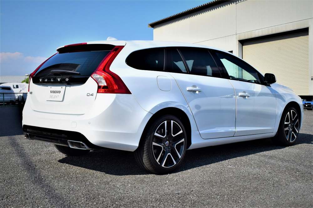 ボルボ カ 越谷 ｖｏｌｖｏ ｓｅｌｅｋｔ 認定中古車 最新入庫情報 ｖ６０ ｄ４ ｄｙｎａｍｉｃ ｅｄｉｔｉｏｎ 中古車最新情報 ボルボ カー 越谷